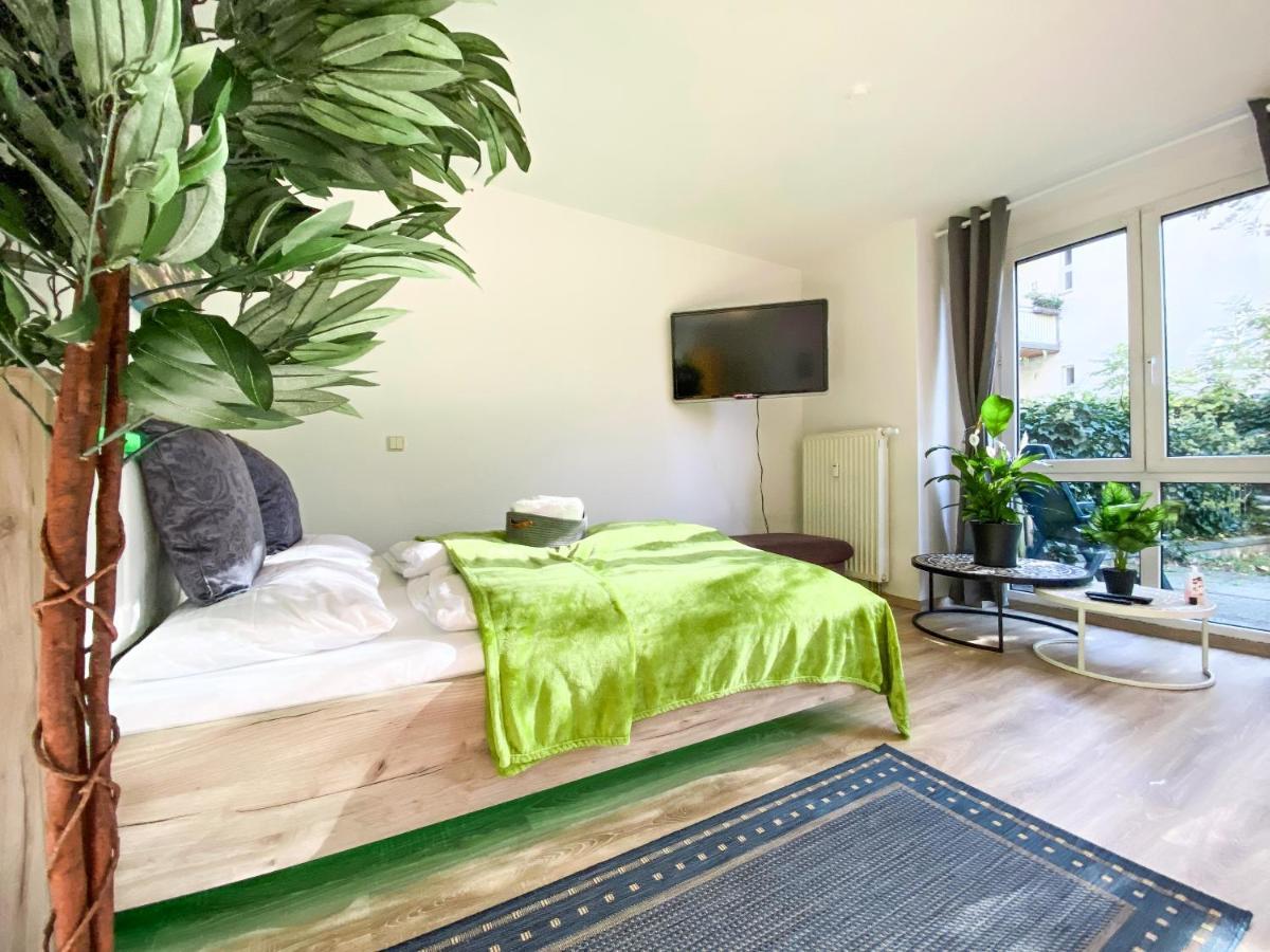 Wohlfuehl-Apartment Mit Kostenfreier Tiefgarage, Wifi & Terrasse Лайпциг Екстериор снимка