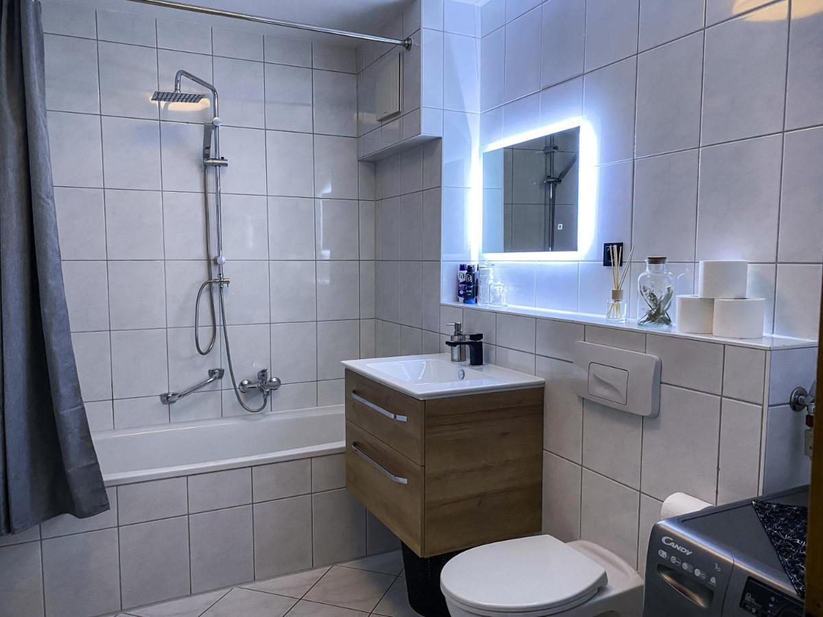 Wohlfuehl-Apartment Mit Kostenfreier Tiefgarage, Wifi & Terrasse Лайпциг Екстериор снимка